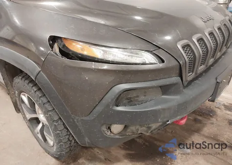 2016 Jeep Cherokee Trailhawk z USA, uszkodzony, nr VIN 1C4PJMBS2GW348679